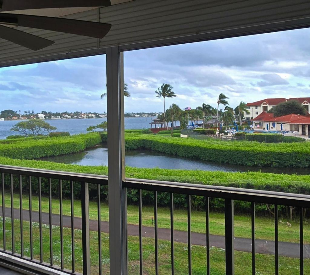 7020 Half Moon Circle, Unit 210, Hypoluxo, FL 33462 Photo