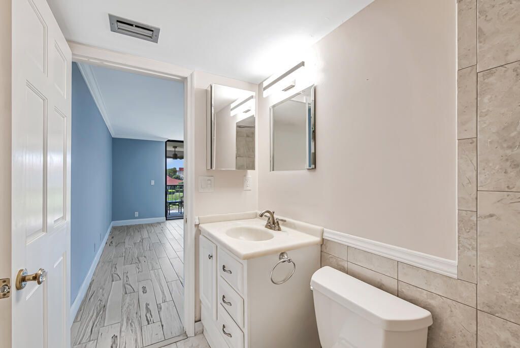 7020 Half Moon Circle, Unit 210, Hypoluxo, FL 33462 Photo