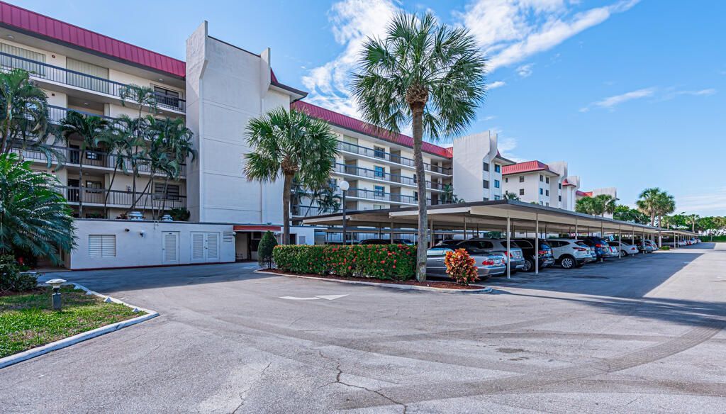 7020 Half Moon Circle, Unit 210, Hypoluxo, FL 33462 Photo