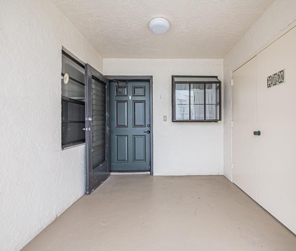 7020 Half Moon Circle, Unit 210, Hypoluxo, FL 33462 Photo