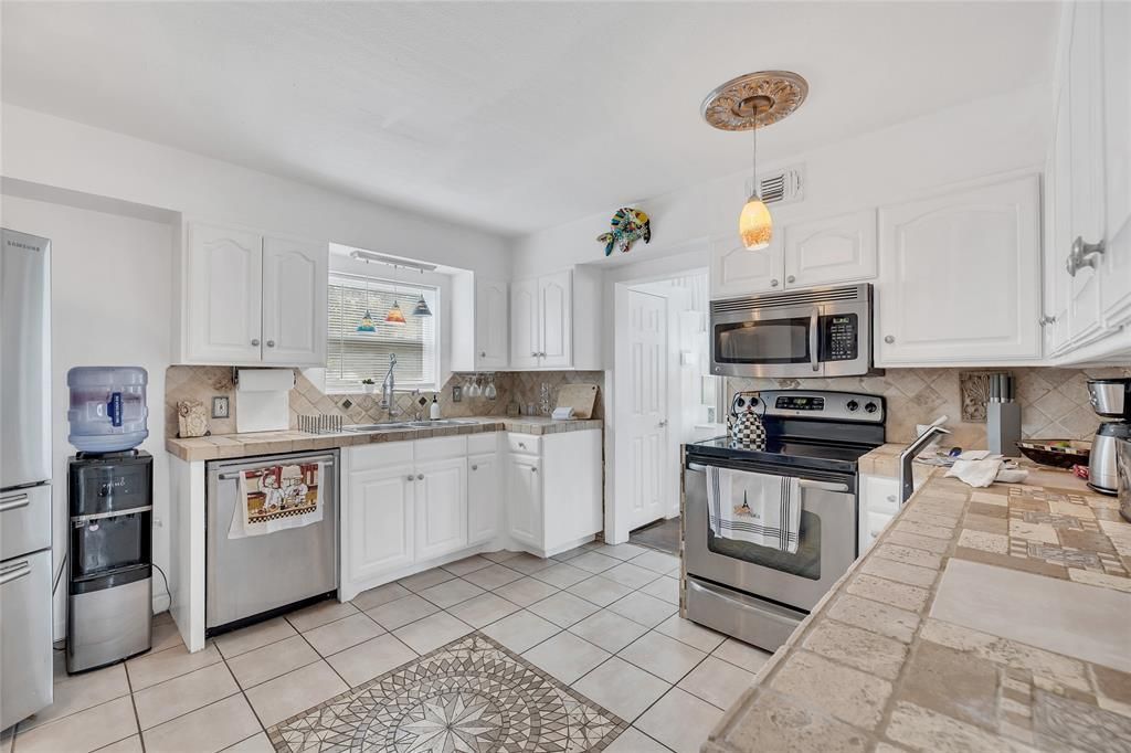 3000 Yucca Avenue, Fort Worth, TX 76111 Main Photo