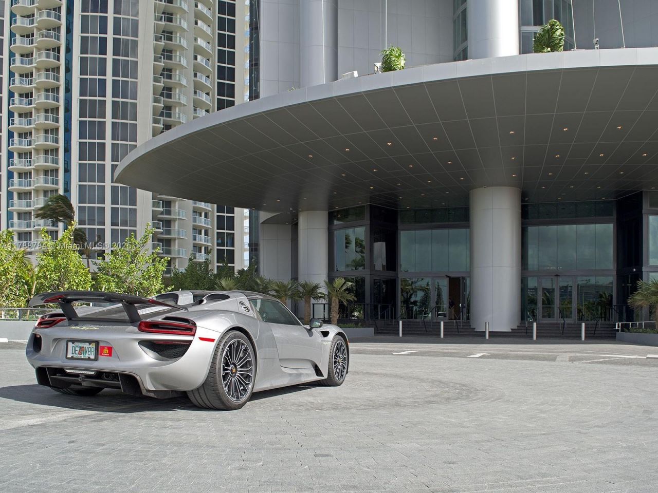 18555 Collins Ave, Unit 3705, Sunny Isles Beach, FL 33160 Photo