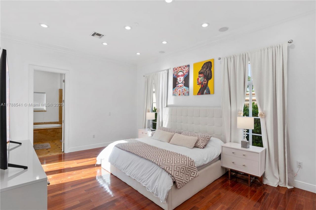 1223 Jackson St, Hollywood, FL 33019 Photo