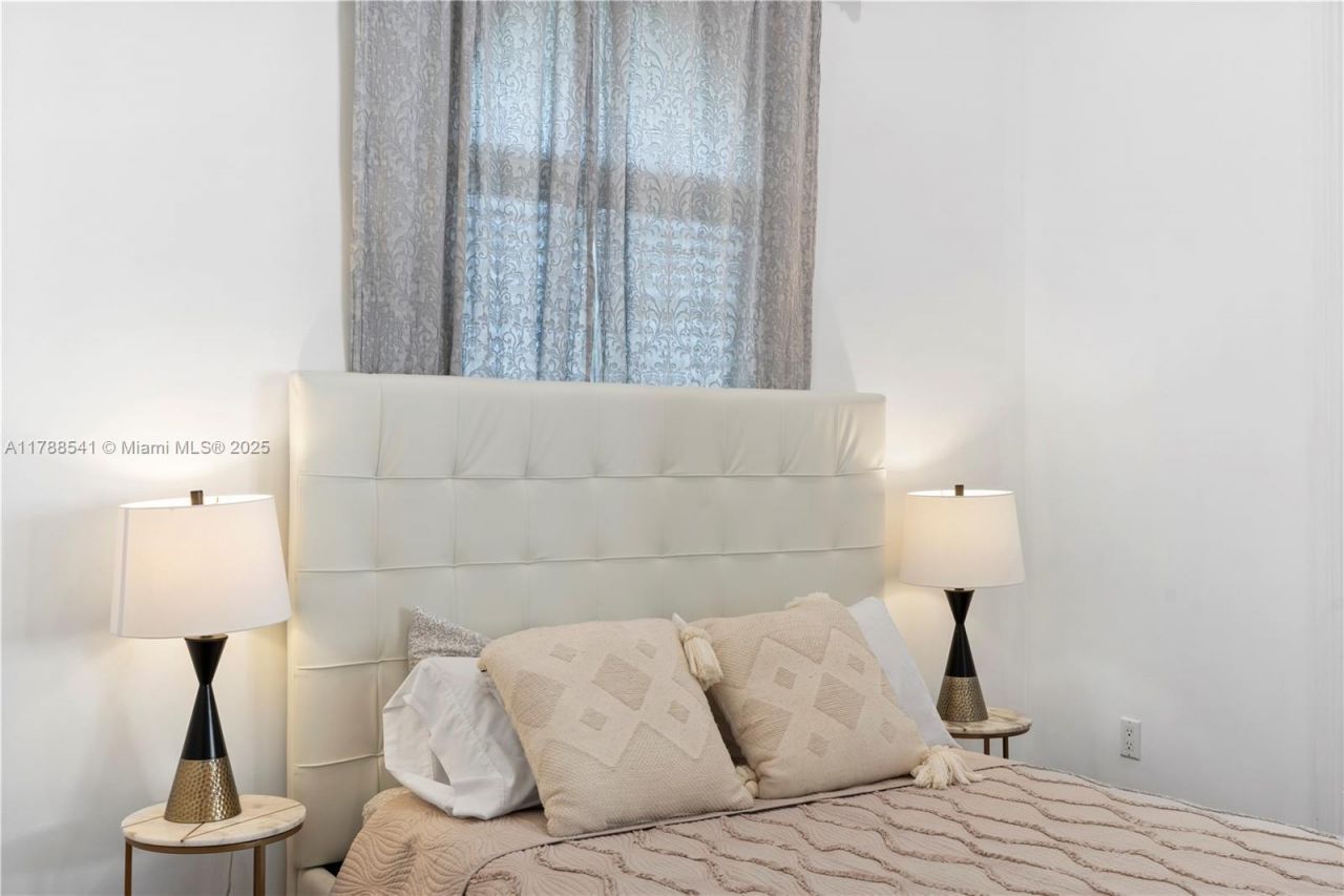 1223 Jackson St, Hollywood, FL 33019 Photo