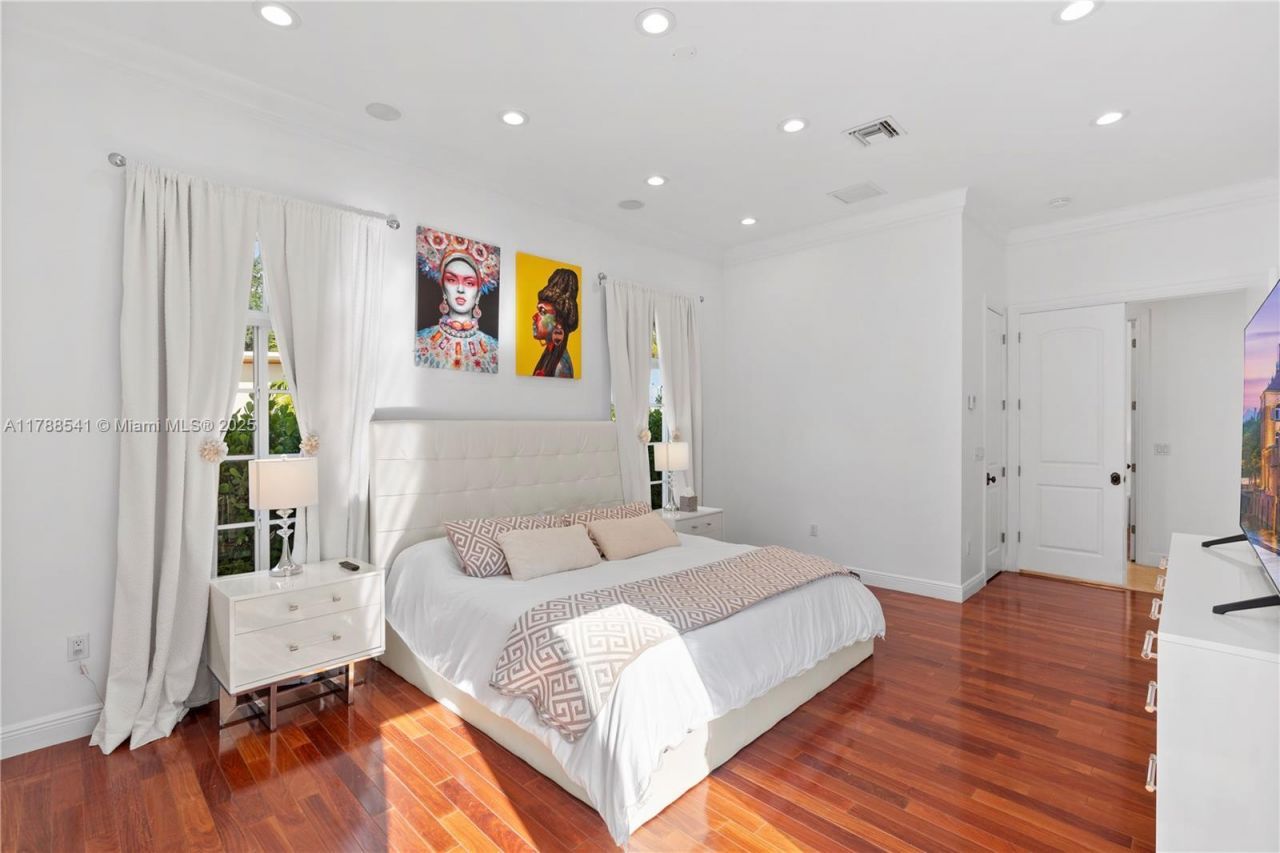 1223 Jackson St, Hollywood, FL 33019 Photo