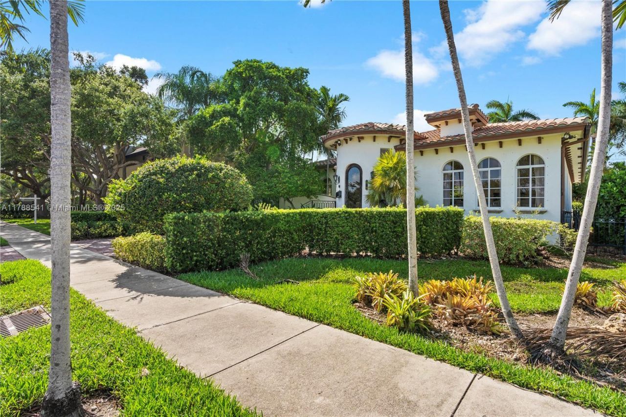 1223 Jackson St, Hollywood, FL 33019 Photo