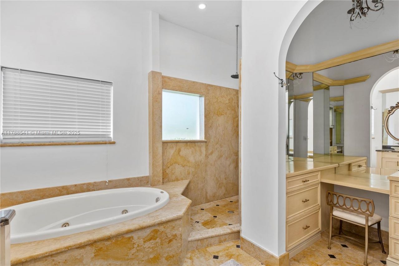 1223 Jackson St, Hollywood, FL 33019 Photo