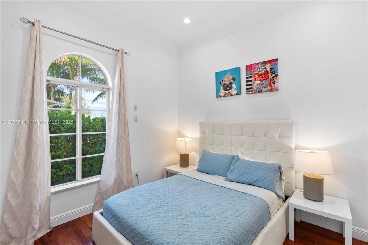 1223 Jackson St, Hollywood, FL 33019 Photo