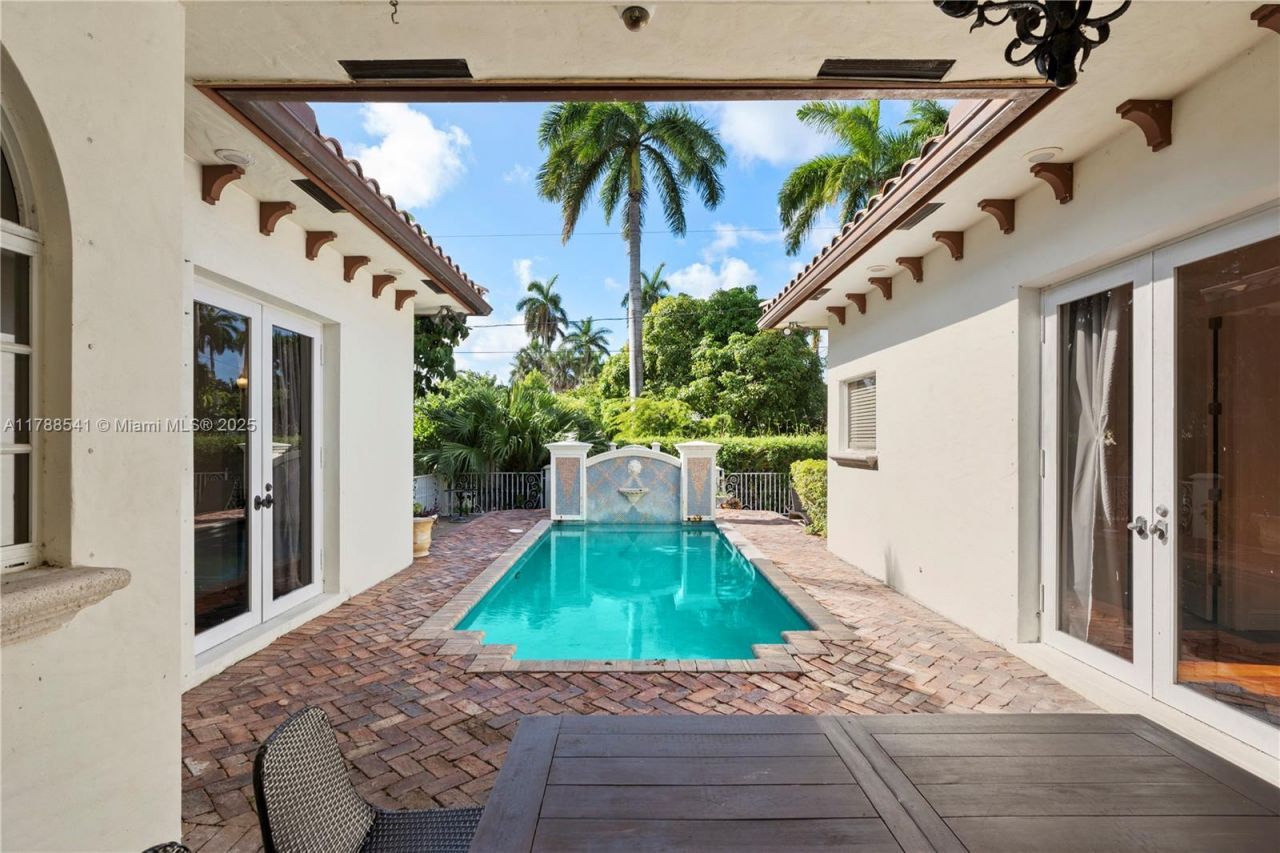 1223 Jackson St, Hollywood, FL 33019 Photo