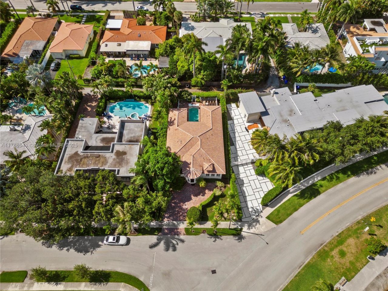 1223 Jackson St, Hollywood, FL 33019 Photo