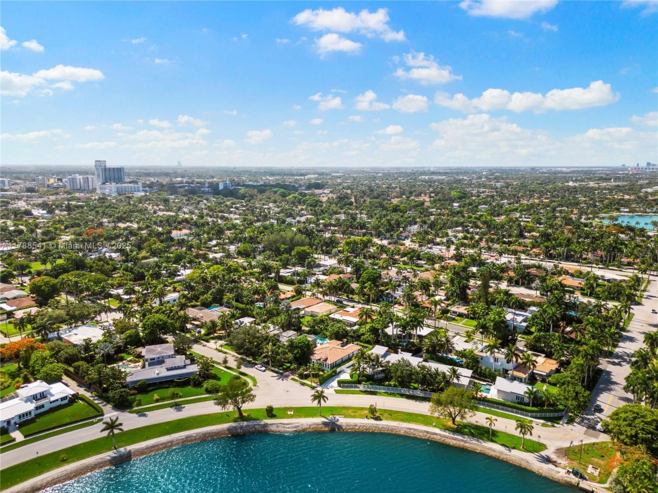 1223 Jackson St, Hollywood, FL 33019 Photo