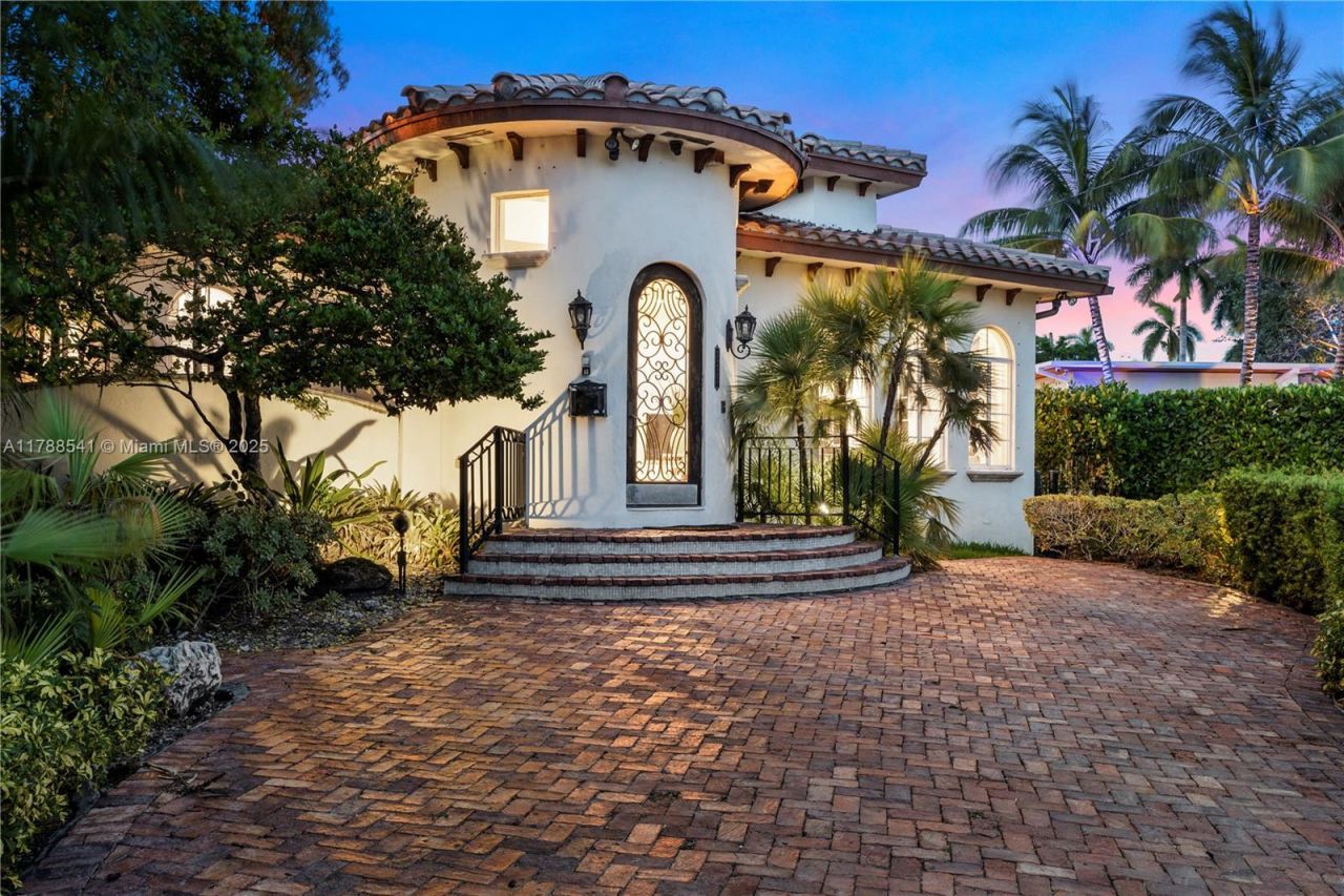 1223 Jackson St, Hollywood, FL 33019 Photo