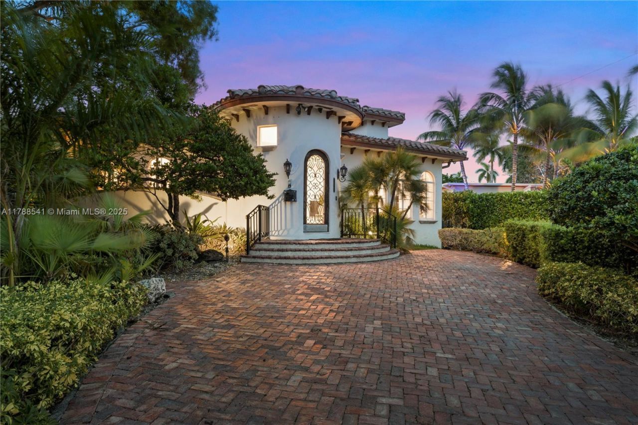 1223 Jackson St, Hollywood, FL 33019 Photo