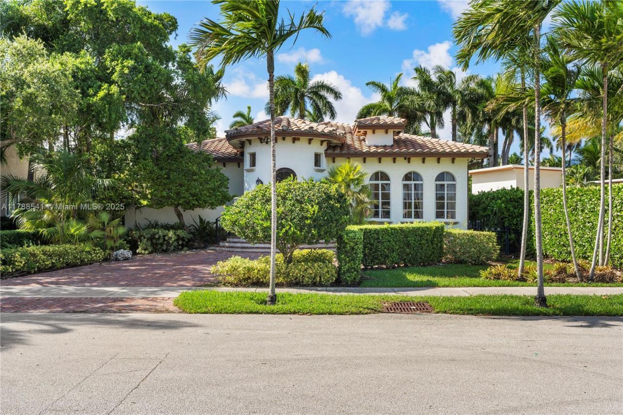 1223 Jackson St, Hollywood, FL 33019 Photo