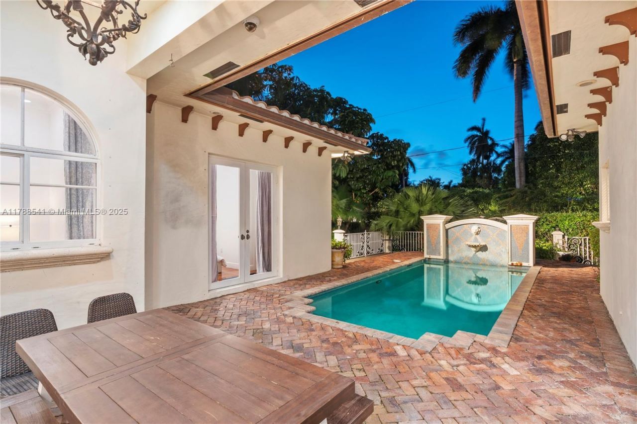 1223 Jackson St, Hollywood, FL 33019 Photo