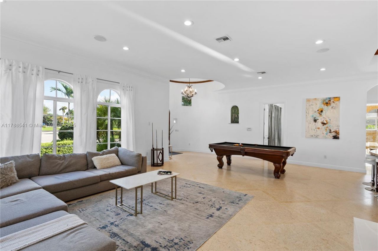 1223 Jackson St, Hollywood, FL 33019 Photo