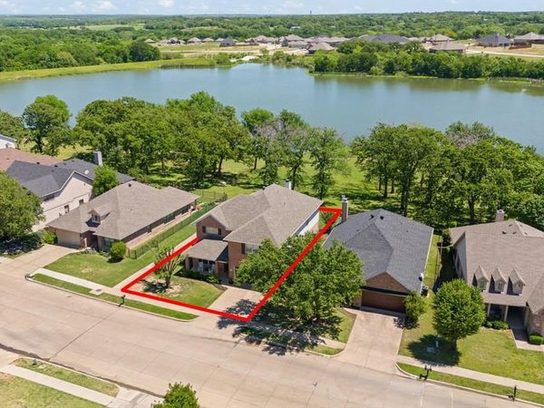3001 Shoreline Drive, Burleson, TX 76028