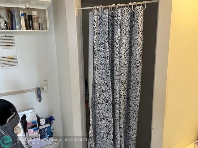 9330 Lagoon Place, Unit 406, Davie, FL 33324 Photo