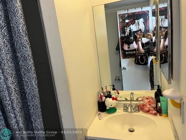 9330 Lagoon Place, Unit 406, Davie, FL 33324 Photo