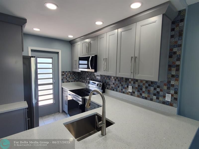 1481 S Ocean Blvd, Unit 308, Lauderdale by the Sea, FL 33062 Photo