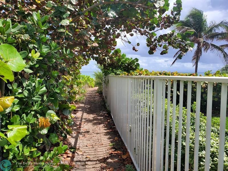 1481 S Ocean Blvd, Unit 308, Lauderdale by the Sea, FL 33062 Photo