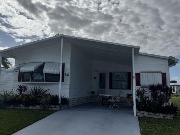 24 Villa Del Norte, Fort Pierce, FL 34951