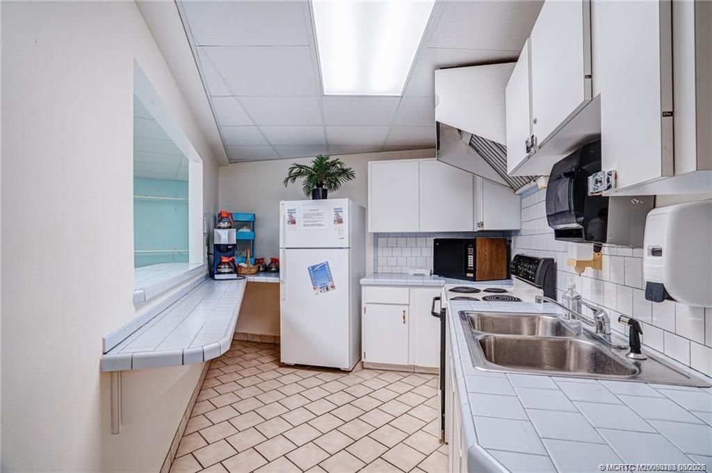 10725 S Ocean Drive, Unit 468, Jensen Beach, FL 34957 Photo