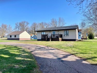 301 E 1st Street, Adrian, MN 56110