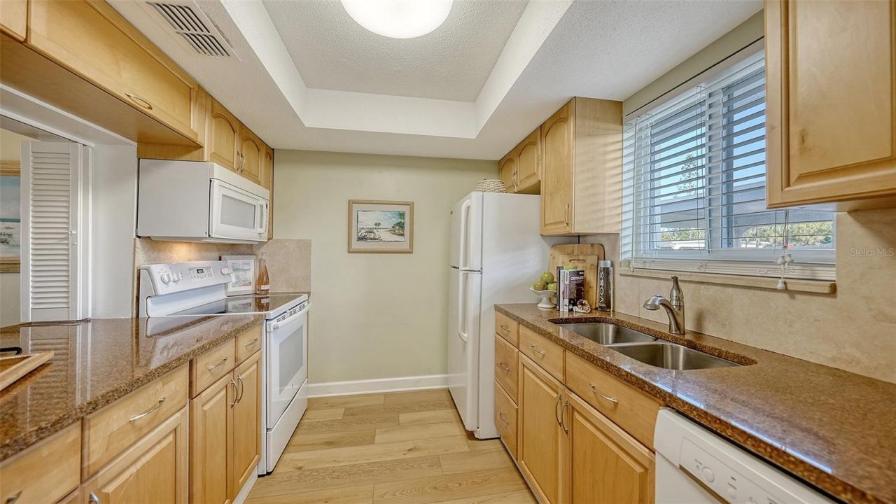 777 Beach Road, Unit 1B, Sarasota, FL 34242 Photo