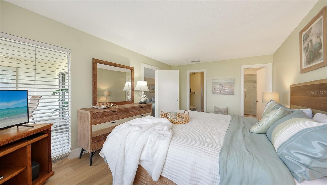 777 Beach Road, Unit 1B, Sarasota, FL 34242 Photo