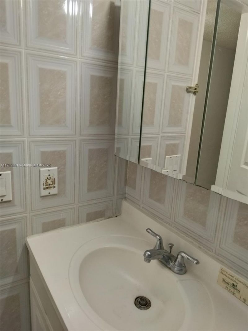 6510 Winfield Blvd, Unit 103, Margate, FL 33063 Photo