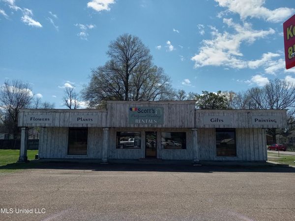421 W Highway 82 Highway, Indianola, MS 38751