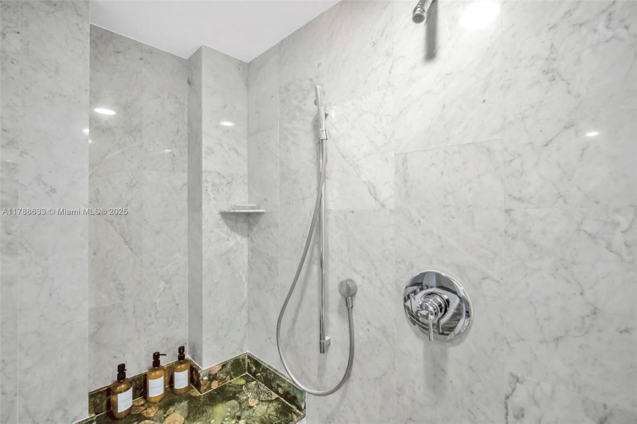 485 Brickell Ave, Unit 2508, Miami, FL 33131 Photo