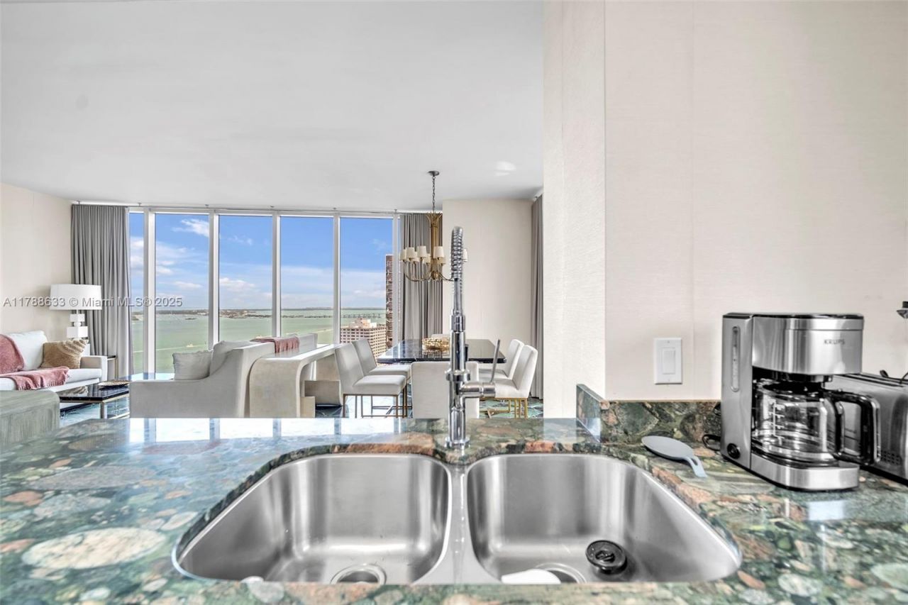 485 Brickell Ave, Unit 2508, Miami, FL 33131 Photo