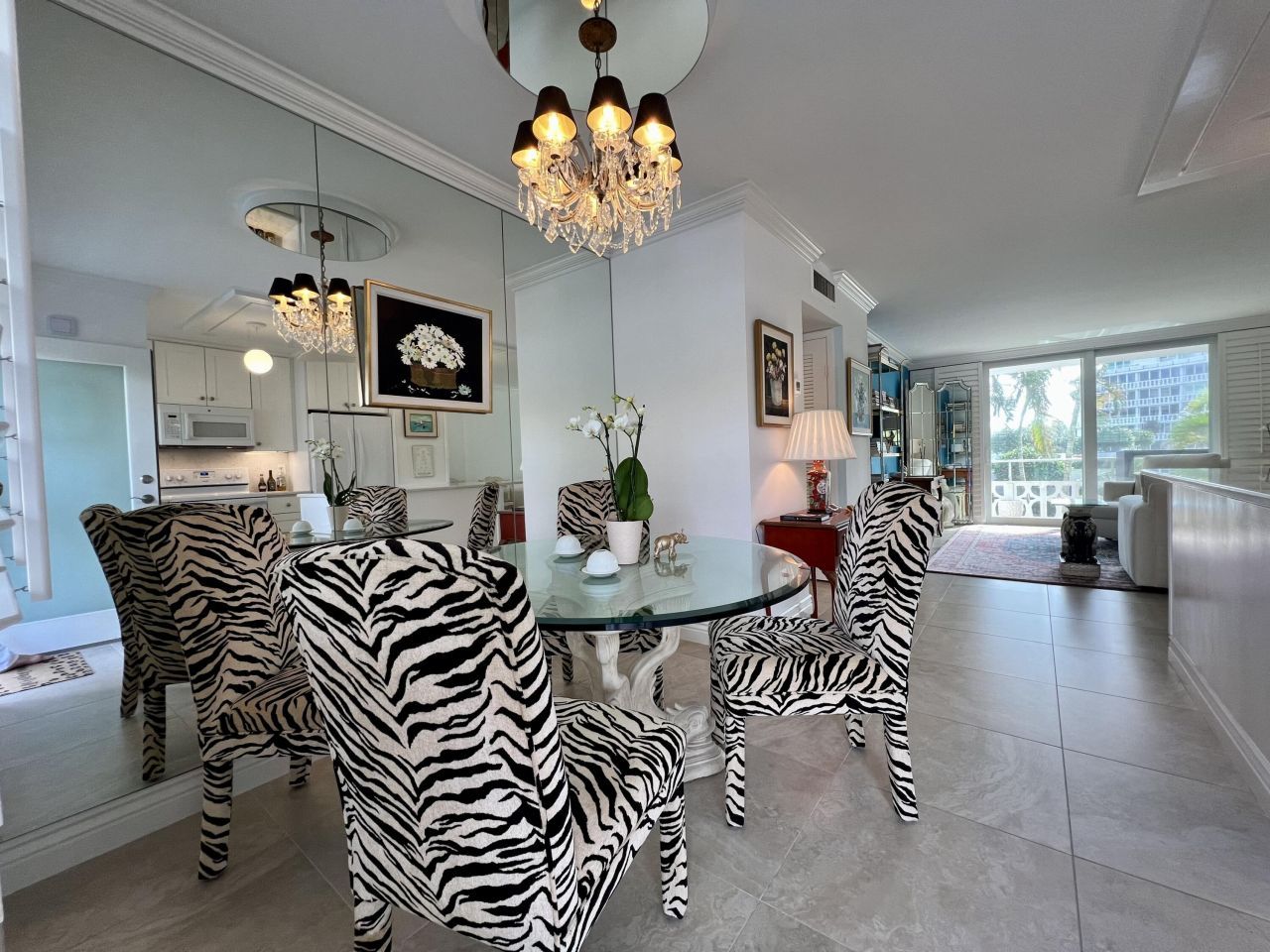 139 Sunrise Avenue, Unit 204, Palm Beach, FL 33480 Photo