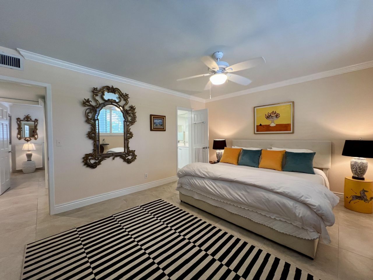 139 Sunrise Avenue, Unit 204, Palm Beach, FL 33480 Photo