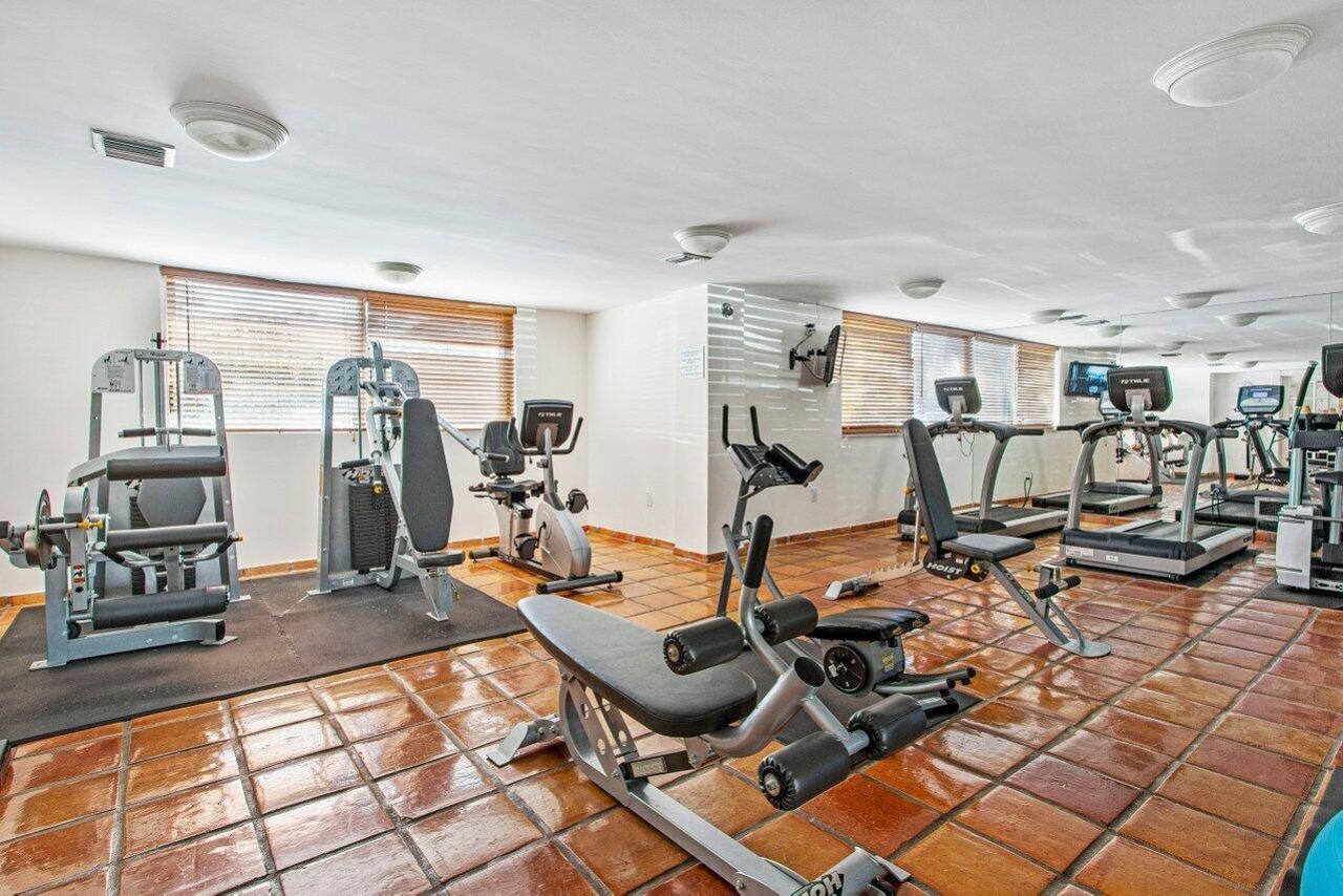 139 Sunrise Avenue, Unit 204, Palm Beach, FL 33480 Photo