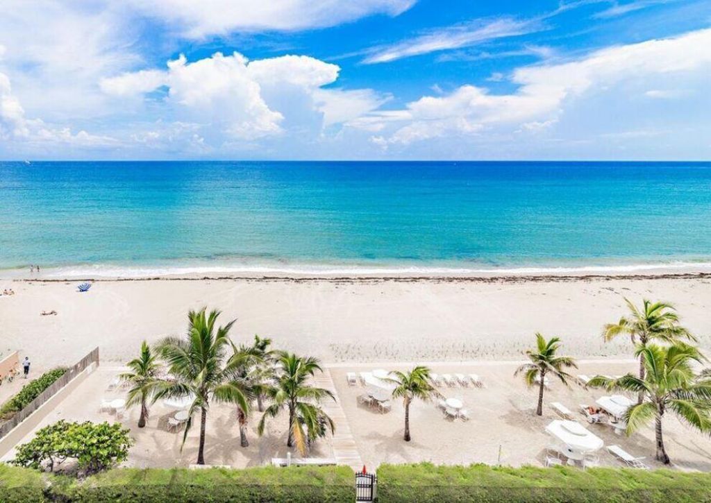 139 Sunrise Avenue, Unit 204, Palm Beach, FL 33480 Photo