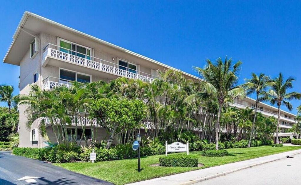 139 Sunrise Avenue, Unit 204, Palm Beach, FL 33480 Photo