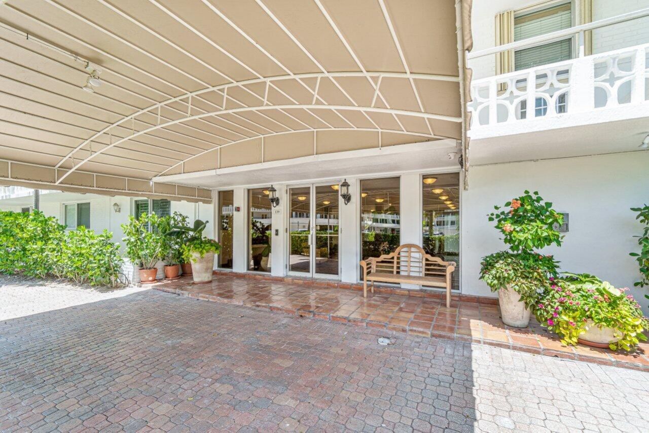 139 Sunrise Avenue, Unit 204, Palm Beach, FL 33480 Photo