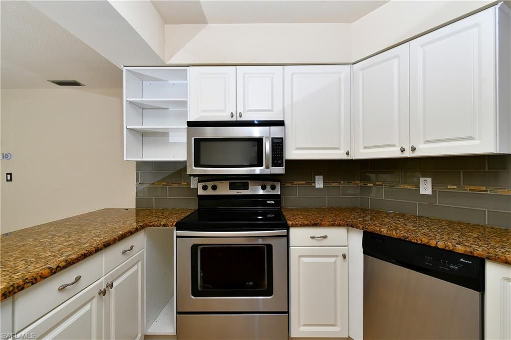 9 Park Lane Cir, Lehigh Acres, FL 33936 Photo