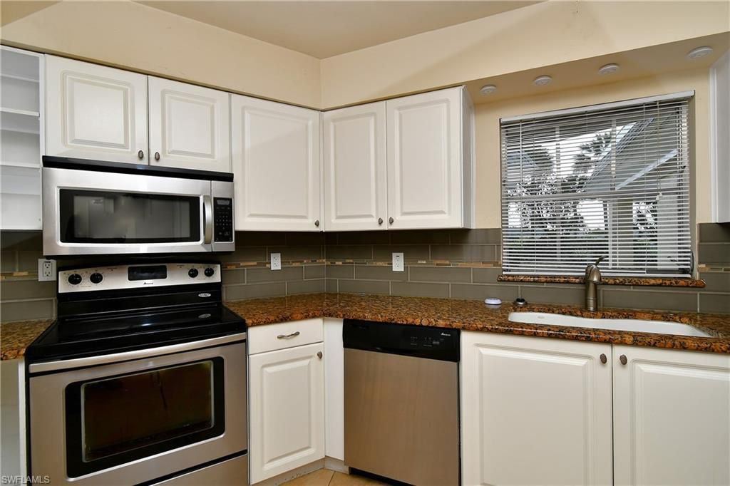 9 Park Lane Cir, Lehigh Acres, FL 33936 Photo