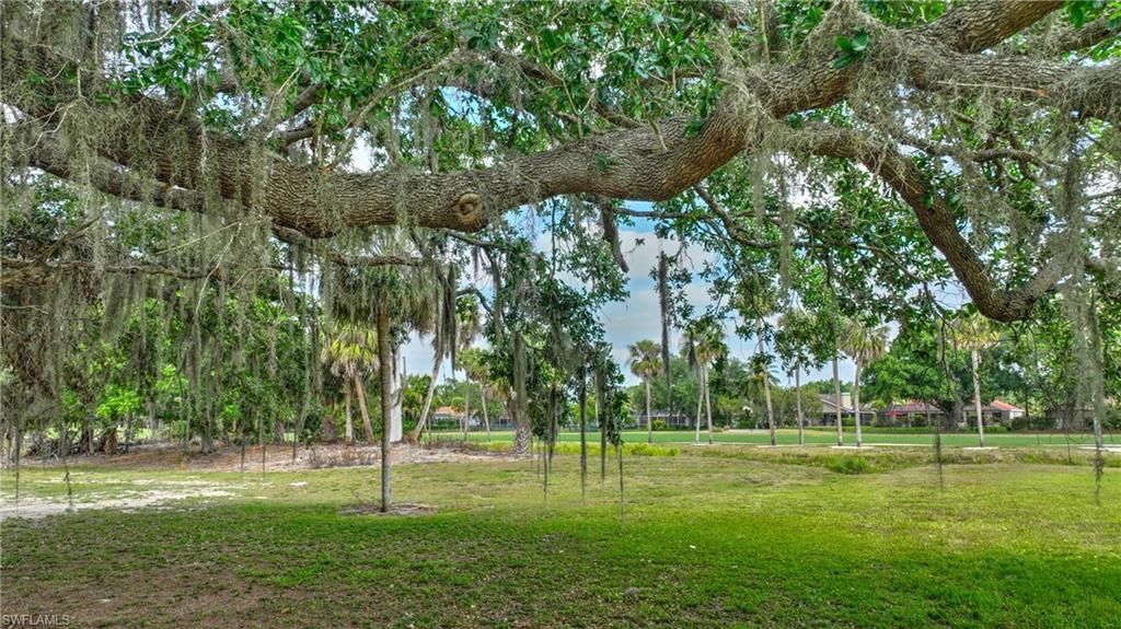 9 Park Lane Cir, Lehigh Acres, FL 33936 Photo