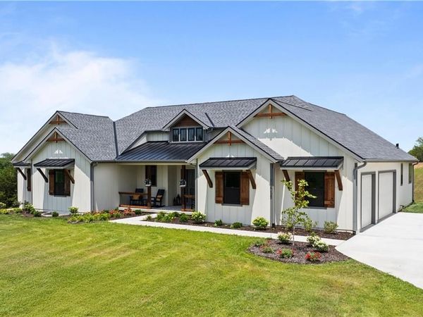 18068 Stillwell Road, Linwood, KS 66012