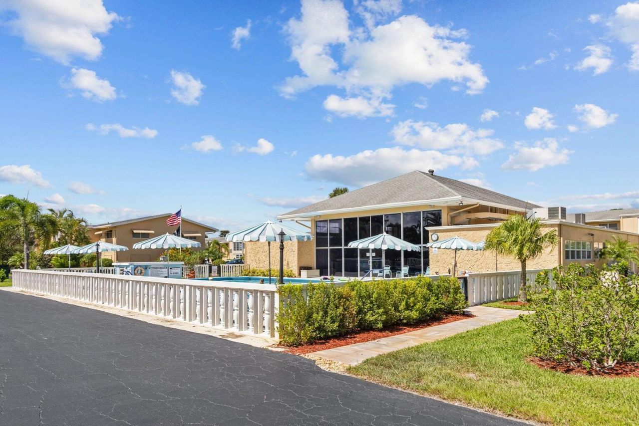 2223 NE 1st Court, Unit 105, Boynton Beach, FL 33435 Photo