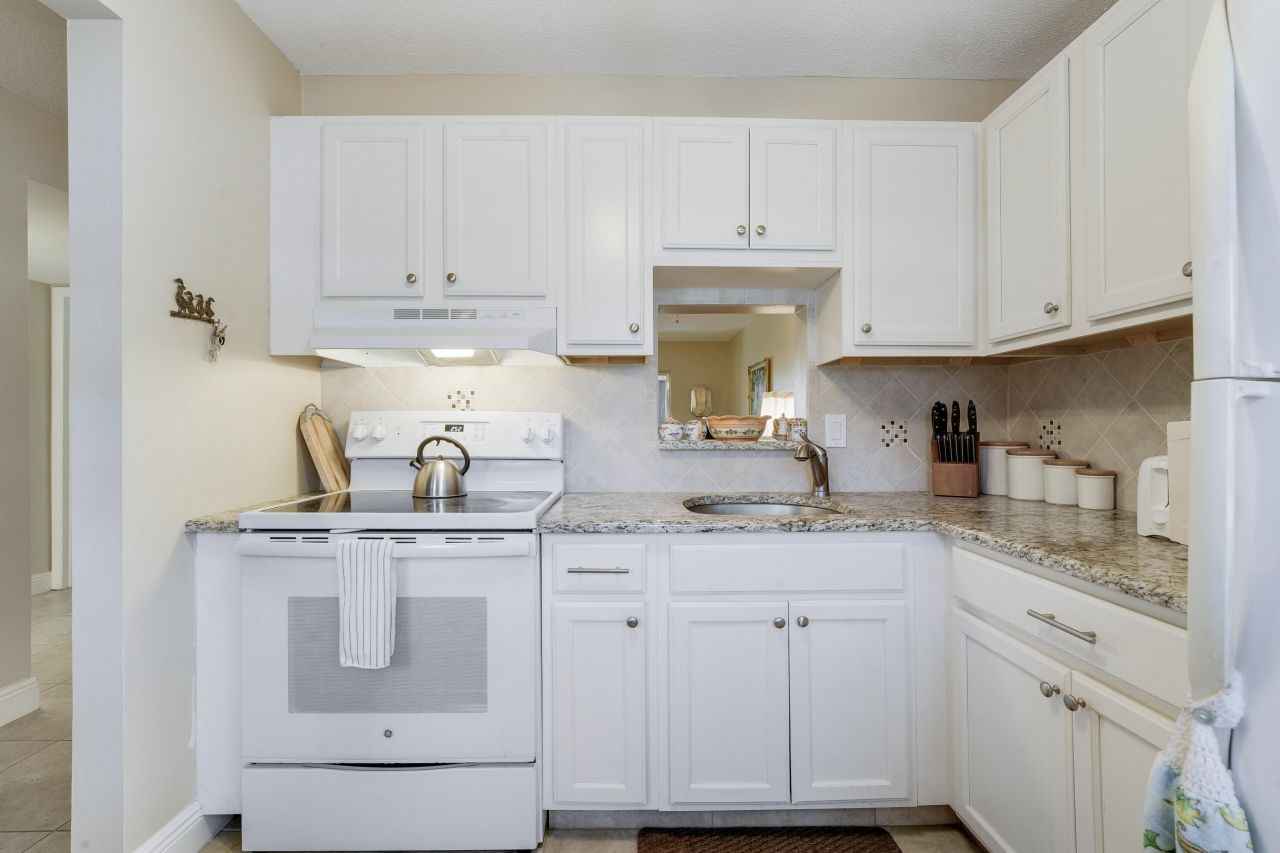 2223 NE 1st Court, Unit 105, Boynton Beach, FL 33435 Photo