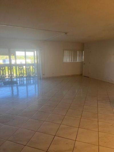 800 NE 195th St, Unit 701, Miami, FL 33179 Photo