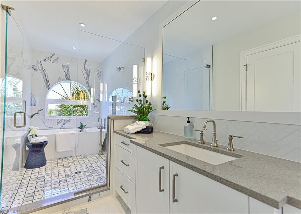 145 Barefoot Cir, Unit 4-4, Bonita Springs, FL 34134 Photo