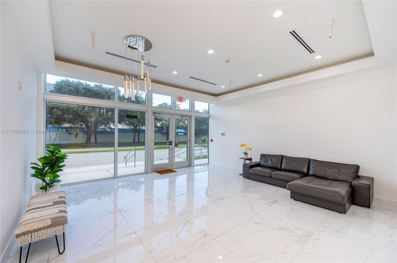 10450 NW 33rd St, Unit 407, Doral, FL 33172 Photo