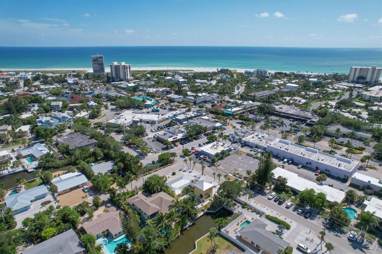 301 Avenida Madera, Unit A, Sarasota, FL 34242 Photo